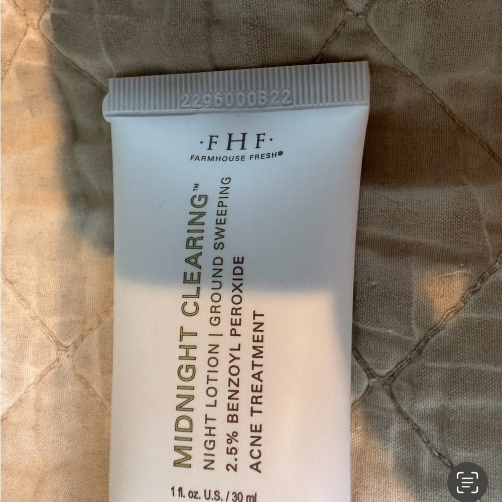 Farmhouse Fresh-Midnight Clearing Night Lotion -White- Acne treatment.Used twice - Picture 2 of 6